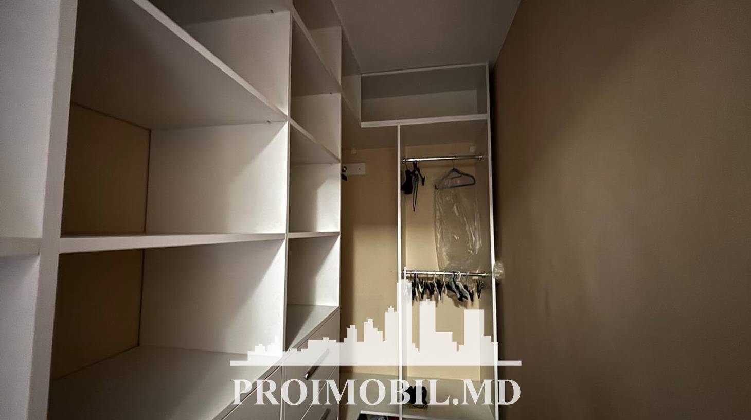 https://images.proimobil.md/ZUpMMwIS1WY-IhgUY1ftczWG6nemvYYh6P8JPuNCj5Y/watermark:0.75:so:0:30:0.39/resize:fill:1460:816:1/gravity:ce/bG9jYWw6Ly8vZXN0YXRlL2xyLzgxNDI0NGNjLTk2Y2YtNDYwZC1hMjg2LTRmZTIxOTIwY2Q5Yy5qcGVn