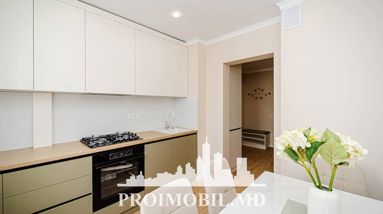 https://images.proimobil.md/ZVqcg2m5DyQkmmo_-q2TstzwqNBe41QYJCM0mxCFqNI/watermark:0.75:so:0:30:0.39/resize:fill:1460:816:1/gravity:ce/bG9jYWw6Ly8vZXN0YXRlL2xyL2QwNDFmNzFmLTJkOTktNGU3Yi05ZDcxLTMyNGFjNzU1ZmJiZC5qcGVn