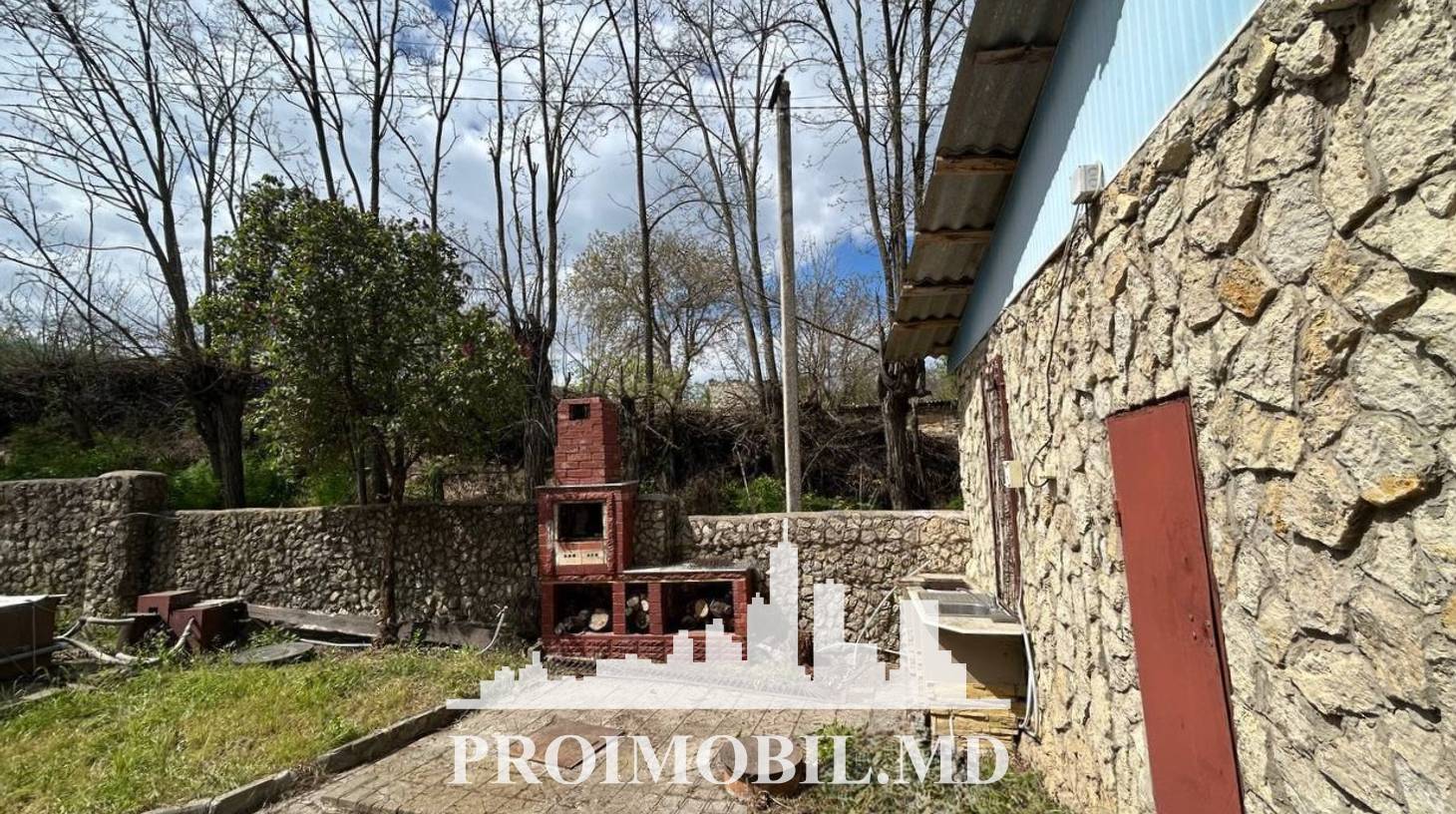 https://images.proimobil.md/ZWzPkshAqkmJfHZuyEhiqd1EZJKIMetrEZ2dRPFi0pw/watermark:0.75:so:0:30:0.39/resize:fill:1460:816:1/gravity:ce/bG9jYWw6Ly8vZXN0YXRlL2xyL2IyNTg1NWU0LWJiYTQtNDkzYi1iZGQ2LWU2MzE2MTg5ODU1My5qcGVn