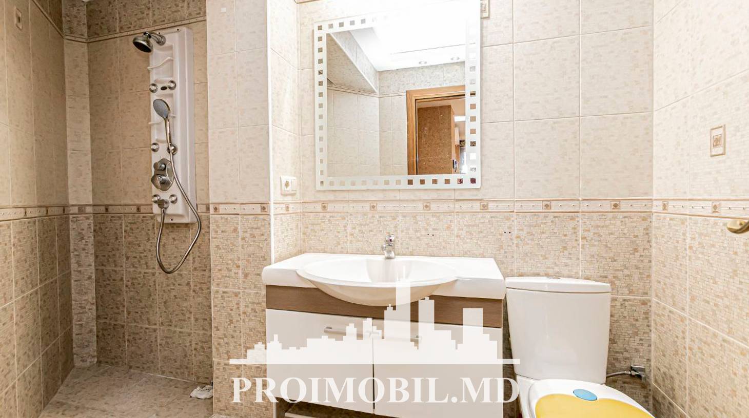 https://images.proimobil.md/ZY-l3Sslypa44O_UFf-EY0IztvNsiqdXt9dBRZDrTMM/watermark:0.75:so:0:30:0.39/resize:fill:1460:816:1/gravity:ce/bG9jYWw6Ly8vZXN0YXRlL2xyL2NhMTBjYTFjLWI5MDgtNDlmOC1iZDMwLTg1N2JiMGRiYmFhOC5qcGVn