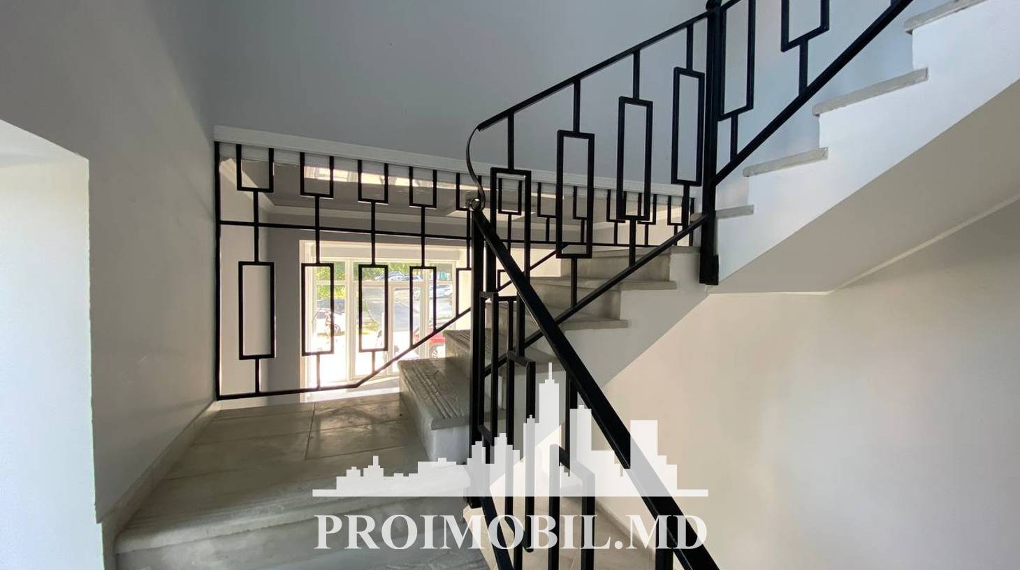 https://images.proimobil.md/ZYHqhjozH7CEg8zg3_-SkCS40y8pIlVhYT2d-z3A8IU/watermark:0.75:so:0:30:0.39/resize:fill:1460:816:1/gravity:ce/bG9jYWw6Ly8vZXN0YXRlL2xyLzkzMjNkZWVkLWYzOWYtNDJkOS1iNTMzLWMwZjRjNmE1YzUwNy5qcGVn