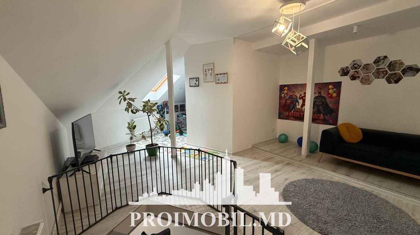 https://images.proimobil.md/ZZr8d6sl-WoKKGUr3UKEdyejbFDcua25ixaIB2B16jA/watermark:0.75:so:0:30:0.39/resize:fill:1460:816:1/gravity:ce/bG9jYWw6Ly8vZXN0YXRlL2xyLzViZTA1YTNkLWUwZDQtNDI2ZS04NzU3LWQ1ZmVhNGY5OWM1Yi5qcGVn