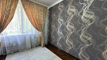 https://images.proimobil.md/Zc3skoUzbVkfTQI8BbASb7J6WTtOq-WarhmTiTi4dqY/resize:fill:350:198:1/gravity:ce/bG9jYWw6Ly8vZXN0YXRlL2xyLzVmODE2OGFmLTkyOTktNDE4ZS05MjFkLTZiMWM2ZjM1ZWU3Zi5qcGVn