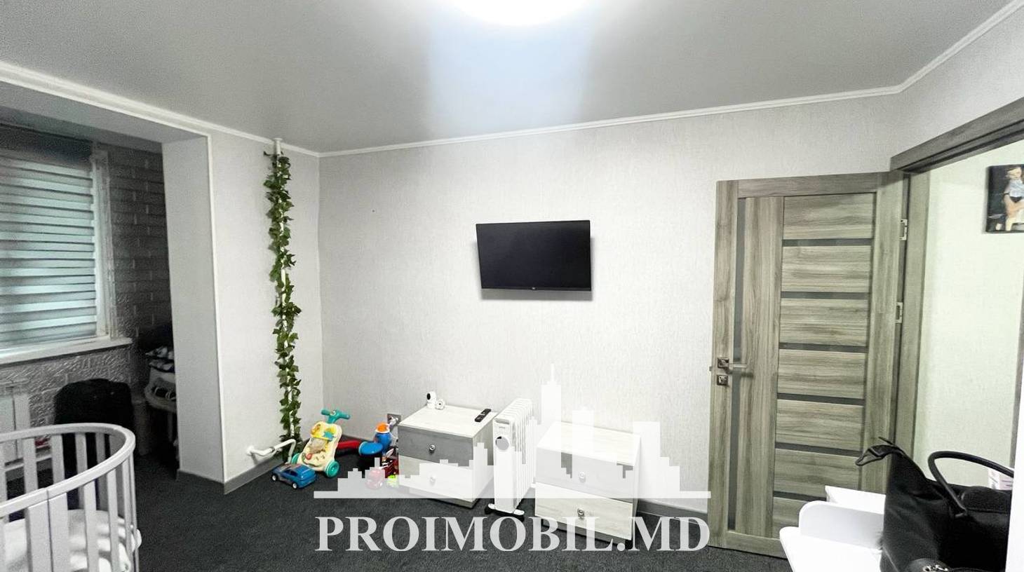 https://images.proimobil.md/ZcCp5siSsD1_Wlc3dzyN4wuNu8StOQB4h8hMgNMUIE8/watermark:0.75:so:0:30:0.39/resize:fill:1460:816:1/gravity:ce/bG9jYWw6Ly8vZXN0YXRlL2xyLzRjNDY5NDk2LTBkNGYtNGI4MC05ZjM1LWI2NGQxZmYzZDBlZi5qcGVn