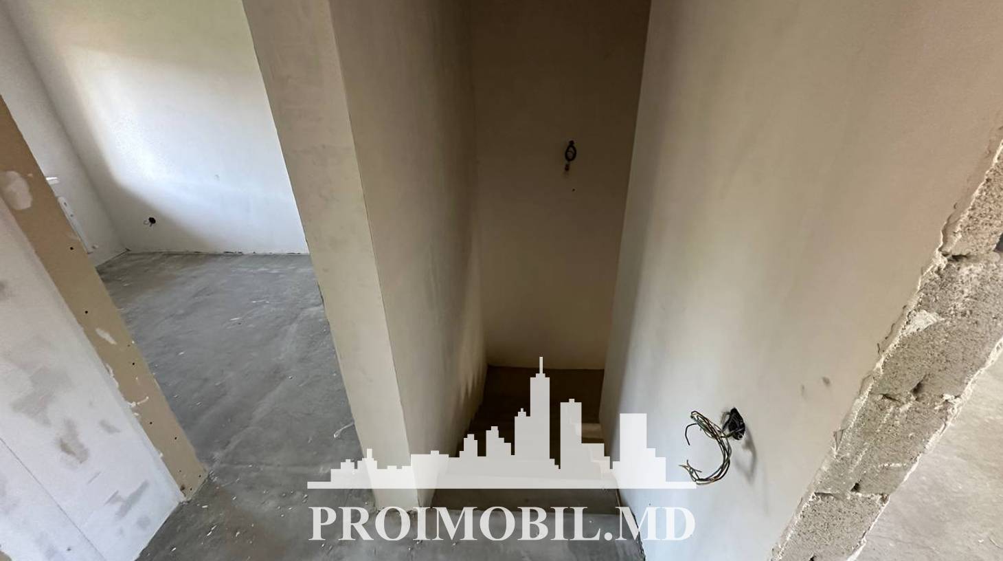 https://images.proimobil.md/ZcsYpTT_U0S2A6i1llz8SGeRIkvaz3GXjlI3WtaJ0B0/watermark:0.75:so:0:30:0.39/resize:fill:1460:816:1/gravity:ce/bG9jYWw6Ly8vZXN0YXRlL2xyL2MzMTUxOGE4LTZjMzQtNDRlZi1iZWQxLTY3Y2ViMGI3NmQyYS5qcGVn