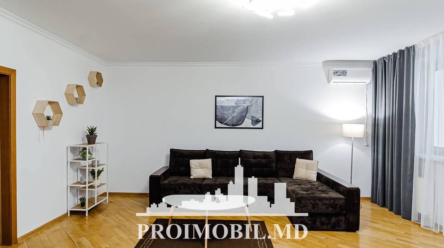 https://images.proimobil.md/ZcuE3ACIJF9sGdf4pS1YvZcXPCa29QKWQaI9HxipUW0/watermark:0.75:so:0:30:0.39/resize:fill:1460:816:1/gravity:ce/bG9jYWw6Ly8vZXN0YXRlL2xyLzUyODAyYzgzLWVjZmEtNDdkOS1iN2ZmLTZhZWE4YTY1NzA1Ny5qcGVn