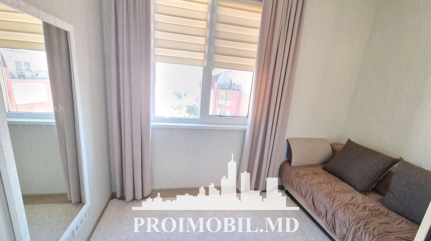 https://images.proimobil.md/Zd_zpqo0UkucGp2RsXHEbs3pUiVxZju0j7xKnIdD5cM/watermark:0.75:so:0:30:0.39/resize:fill:1460:816:1/gravity:ce/bG9jYWw6Ly8vZXN0YXRlL2xyL2RiMTFmODhiLTA1ZmUtNDlhMS1iNGY1LTE0YTNmYTJmMDdhNi5qcGVn