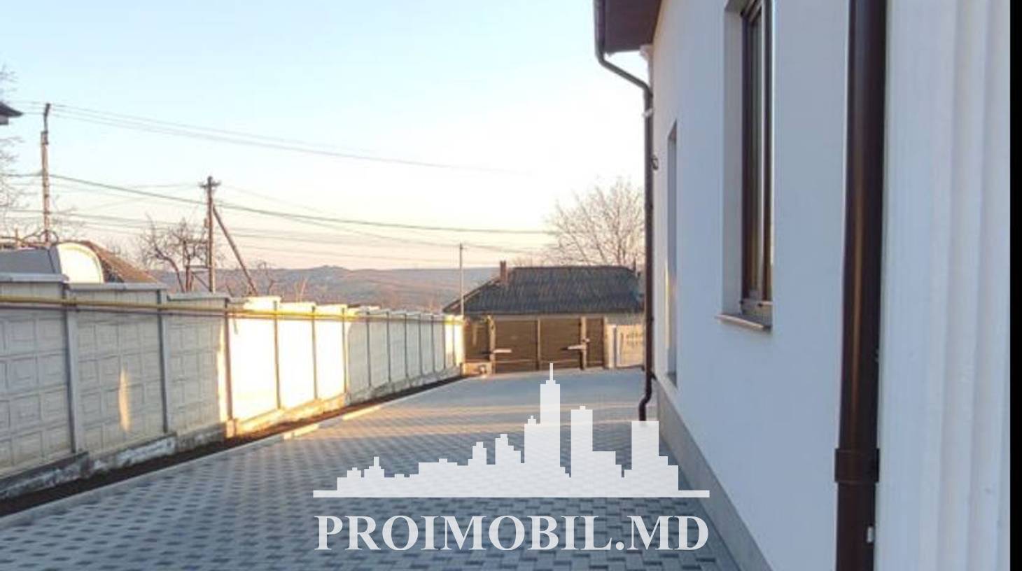 https://images.proimobil.md/ZeBjtupX1Laq4r9KcyhGGjTuyrEkWg10ipgWtmqM4lM/watermark:0.75:so:0:30:0.39/resize:fill:1460:816:1/gravity:ce/bG9jYWw6Ly8vZXN0YXRlL2xyLzA5MmFiY2IwLTM5ZTYtNDA2ZC1iOWU0LWRkZmM3MGU1ZTZkMy5qcGVn