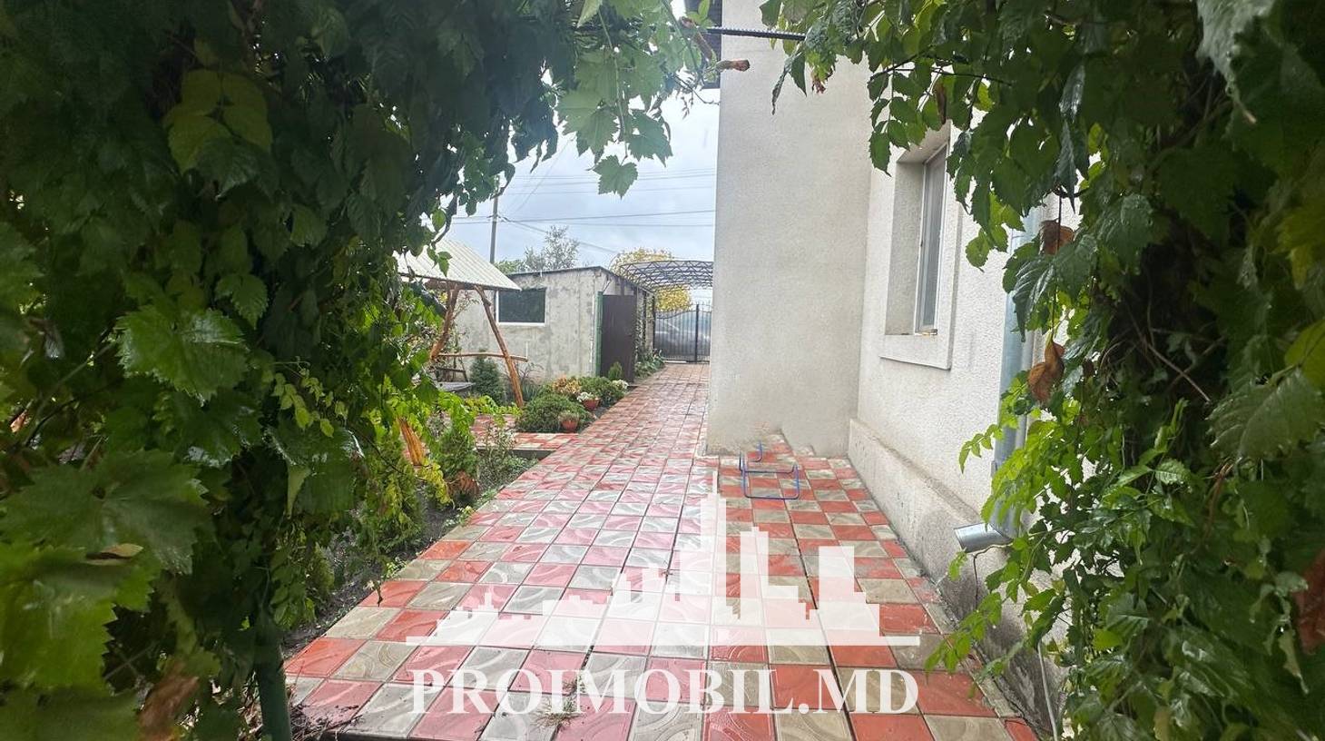 https://images.proimobil.md/ZeYrT5TmVYZ8JuKN2LLEBqIdy5JE8uoDUOCW-UUx-RQ/watermark:0.75:so:0:30:0.39/resize:fill:1460:816:1/gravity:ce/bG9jYWw6Ly8vZXN0YXRlL2xyLzNiNDUzODkyLTBmMzEtNDllNC1hZWExLWY1ZmUwNzAxYTQ1Yi5qcGVn
