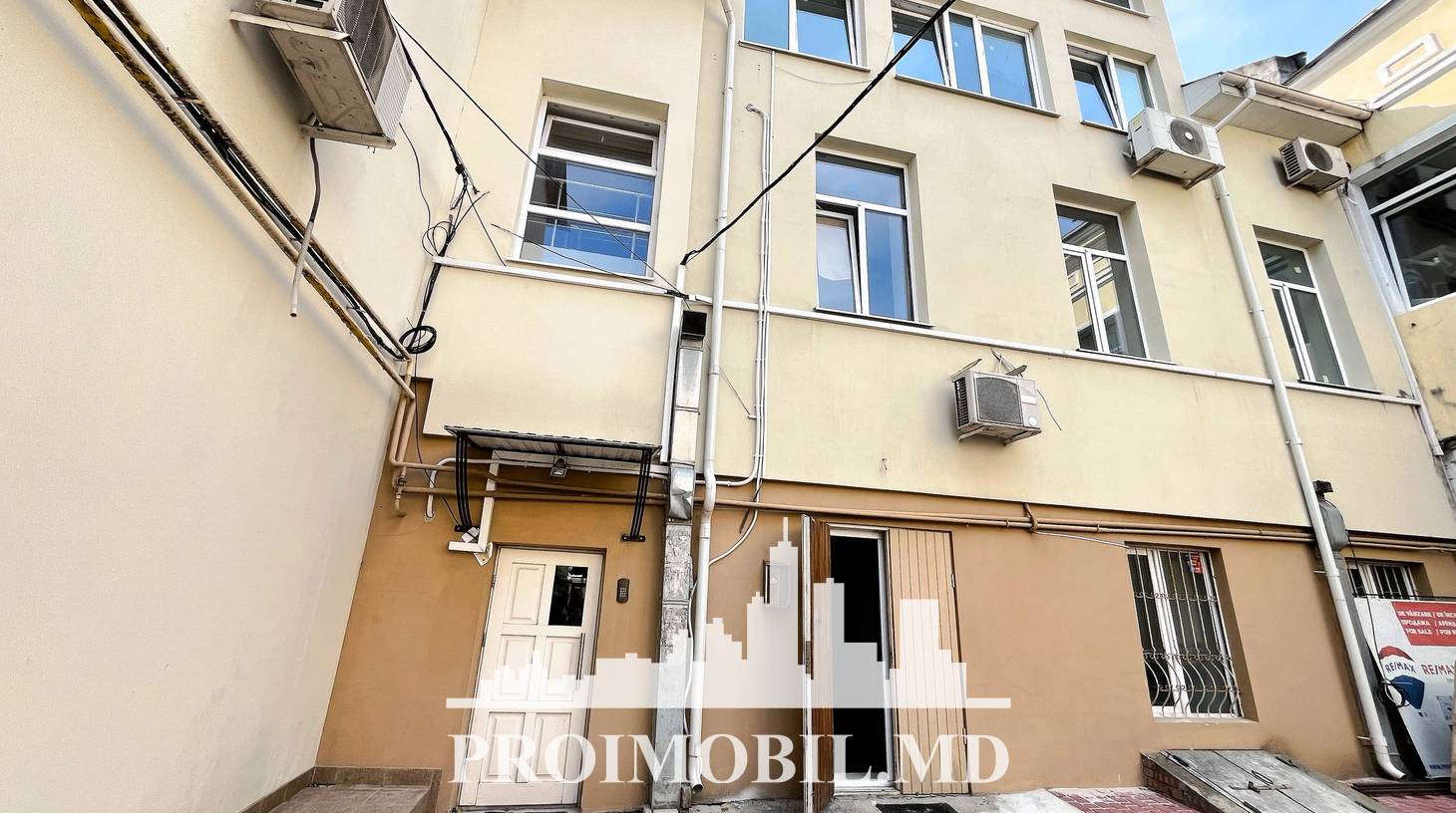 https://images.proimobil.md/ZgbApZT0qZvGY9jUhnSDZJG9L5P7HHxQ0mSPP3HyGQQ/watermark:0.75:so:0:30:0.39/resize:fill:1460:816:1/gravity:ce/bG9jYWw6Ly8vZXN0YXRlL2xyLzcxYzY5ZjcyLTVlM2UtNDE0My1iMDk0LWM0YmFjYzk1NGI1ZC5qcGVn