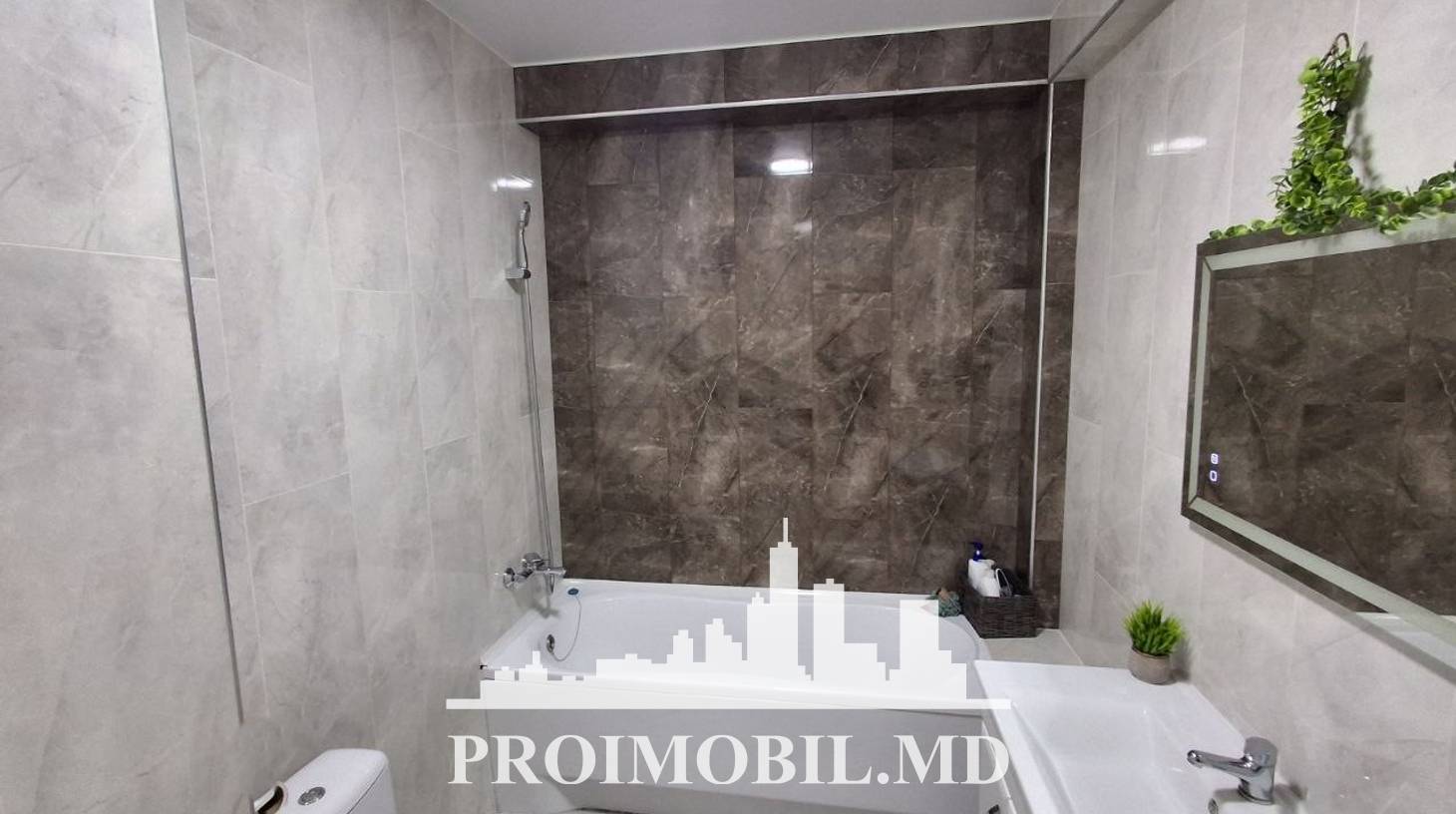 https://images.proimobil.md/Zh_p6ehUolaPYqXdgWGdp4WAvAY7gLXZ00B-_1pdbJ0/watermark:0.75:so:0:30:0.39/resize:fill:1460:816:1/gravity:ce/bG9jYWw6Ly8vZXN0YXRlL2xyLzFkMTZmZWQxLWUzYWYtNDg5MC1iNmViLTEzNThhZWM2YzgxZS5qcGVn