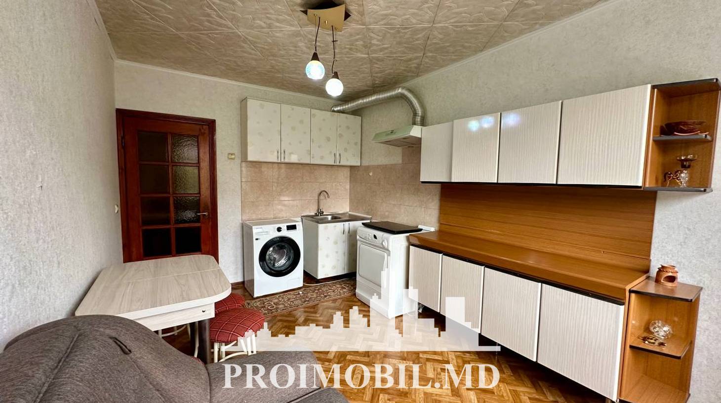 https://images.proimobil.md/Zhhok3YC5oqmm_PmTLy6w6rh336nu_MwKh1EUZSg8IY/watermark:0.75:so:0:30:0.39/resize:fill:1460:816:1/gravity:ce/bG9jYWw6Ly8vZXN0YXRlL2xyL2Q3YmM2NDY4LWM3MTUtNDE5My1iOGMzLTFlZDBlZGZjYjY1Zi5qcGVn