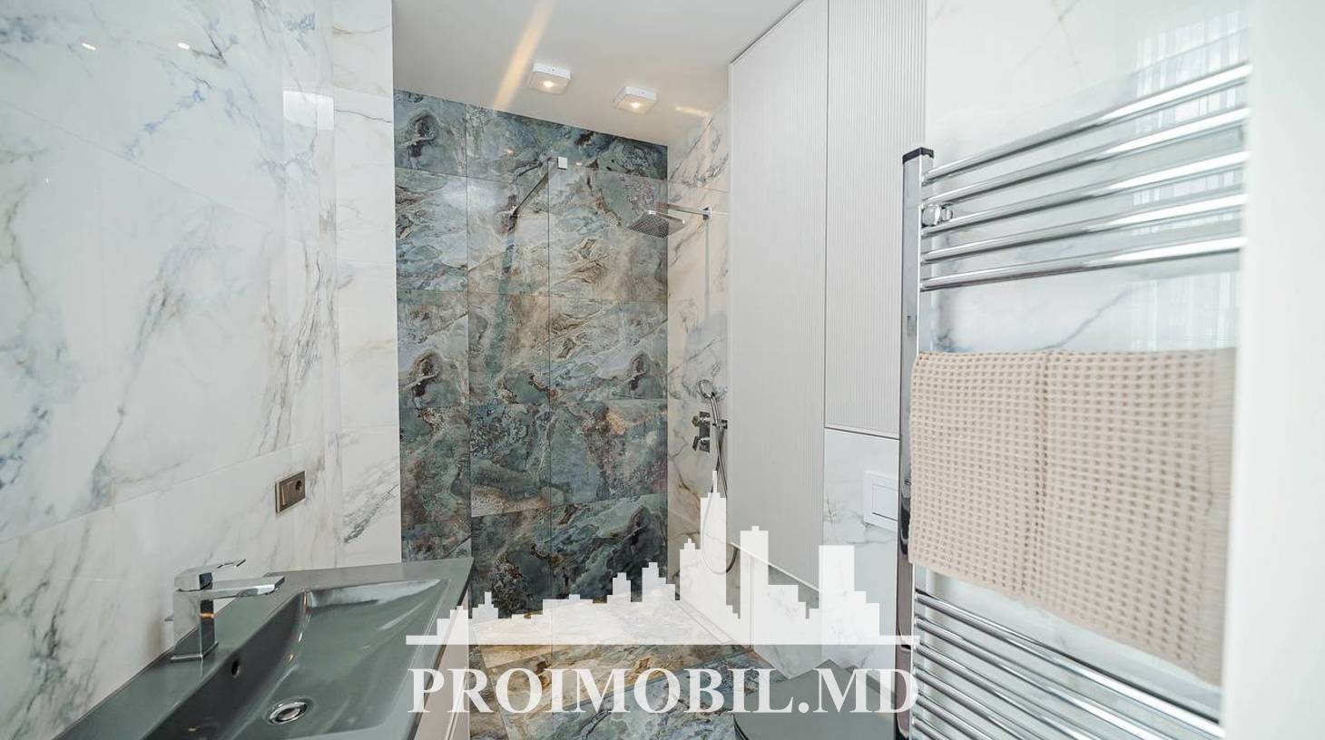 https://images.proimobil.md/Zk2JqjDKayCy8ioFbjIvS4zfZatmblxkcF7UxdHxr_I/watermark:0.75:so:0:30:0.39/resize:fill:1460:816:1/gravity:ce/bG9jYWw6Ly8vZXN0YXRlL2xyLzhhZTM4NzNmLTI3NTgtNDViNy05ZmQzLTQwMjU4OTBlMDQ4YS5qcGVn