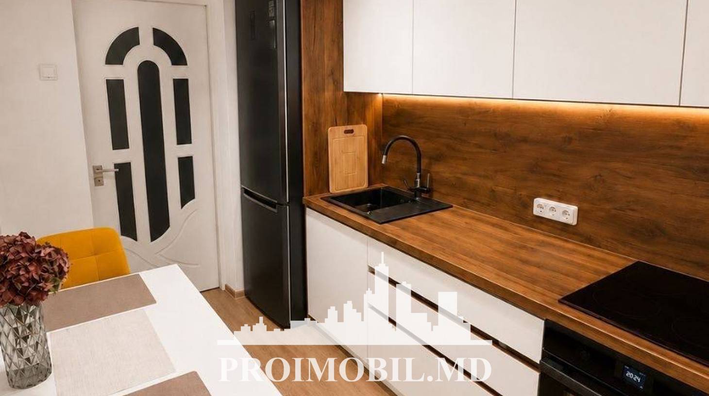 https://images.proimobil.md/ZoFubk4azHNB3iCKRQirGAhWfpwxjtDkQ3PJuu2Yv7E/watermark:0.75:so:0:30:0.39/resize:fill:1460:816:1/gravity:ce/bG9jYWw6Ly8vZXN0YXRlL2xyLzkzYzlmMGI3LTU0YWQtNDJmNC1hNWNlLTNiY2QyYTI2OTVkOC5qcGVn