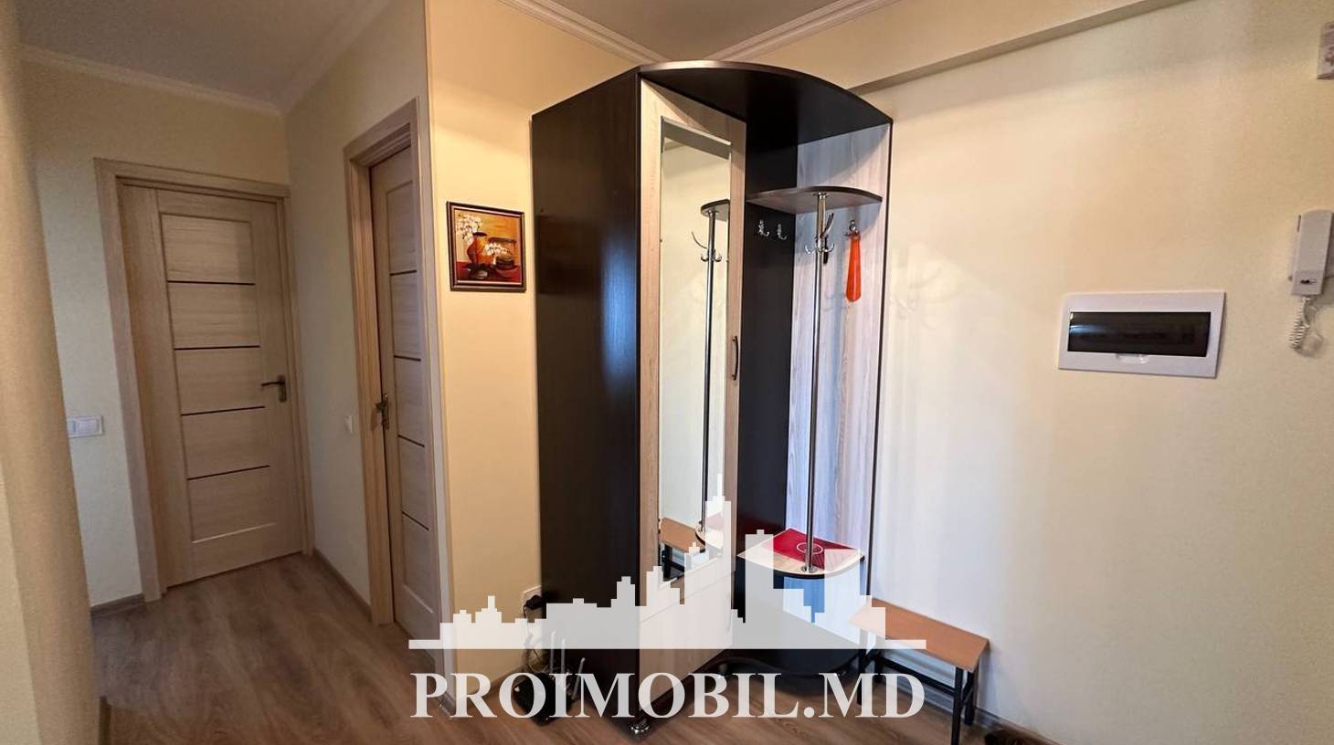 https://images.proimobil.md/ZpqlF1RoJzilHyfzbAfwMFq2LEg9VaS73jB2F3O-GuI/watermark:0.75:so:0:30:0.39/resize:fill:1460:816:1/gravity:ce/bG9jYWw6Ly8vZXN0YXRlL2xyLzlkN2ZhYTBlLWY3ODMtNDJkZi05ZTk4LTE0MWM3N2I2NGFiMC5qcGVn