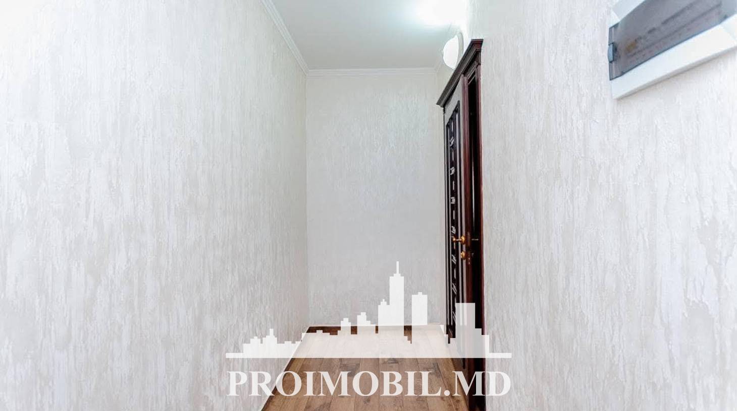 https://images.proimobil.md/ZpriaMVPpE-u7cw-0BPNQf5W13M5JT6muO7-EFKJMDk/watermark:0.75:so:0:30:0.39/resize:fill:1460:816:1/gravity:ce/bG9jYWw6Ly8vZXN0YXRlL2xyLzhlMjA0ZGQxLWI1ZmQtNGUzMC04YzM0LTkwYTY2NDdjZGFmMS5qcGVn