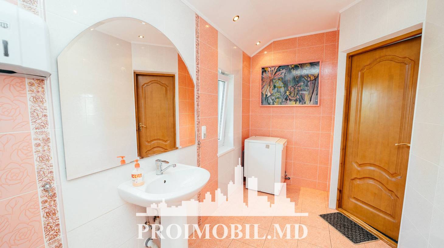 https://images.proimobil.md/ZrymSbdg_dyTgQGZQ2v7t_bcK4L-uGxpo25DCcTjQtY/watermark:0.75:so:0:30:0.39/resize:fill:1460:816:1/gravity:ce/bG9jYWw6Ly8vZXN0YXRlL2xyLzEwZGM2ZGZiLTliOTctNDM3ZC1iNTAyLWFhODQzNTRmNjg1NS5qcGVn