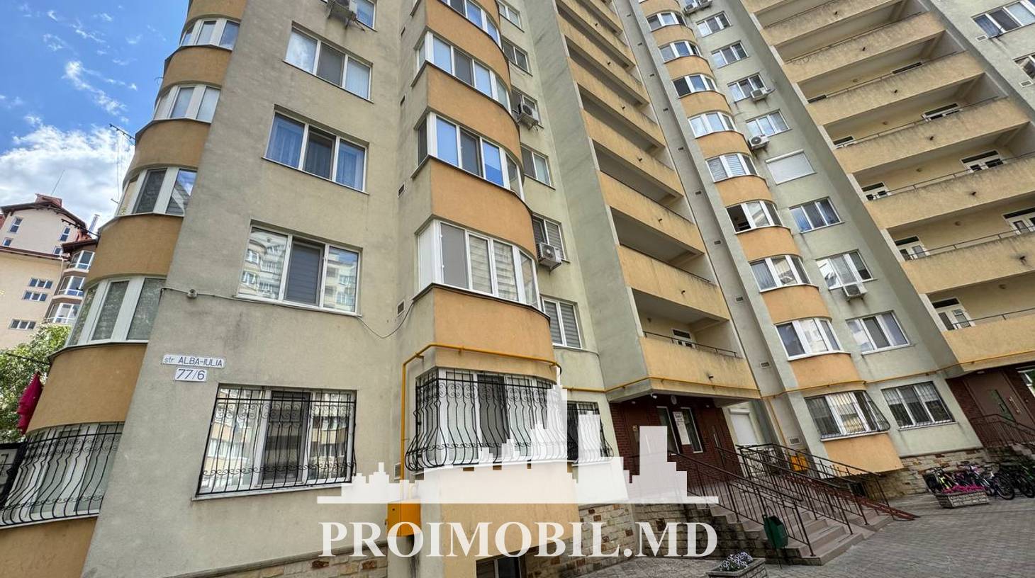 https://images.proimobil.md/Zt1IxSLTEV_MqxYatmKzHHTRcJO6EqWRe0aV-kYL08I/watermark:0.75:so:0:30:0.39/resize:fill:1460:816:1/gravity:ce/bG9jYWw6Ly8vZXN0YXRlL2xyLzliODRjNzU2LTFmOWEtNDExNC04MzE5LWY1ZmU5YjBmYTQ3Mi5qcGVn