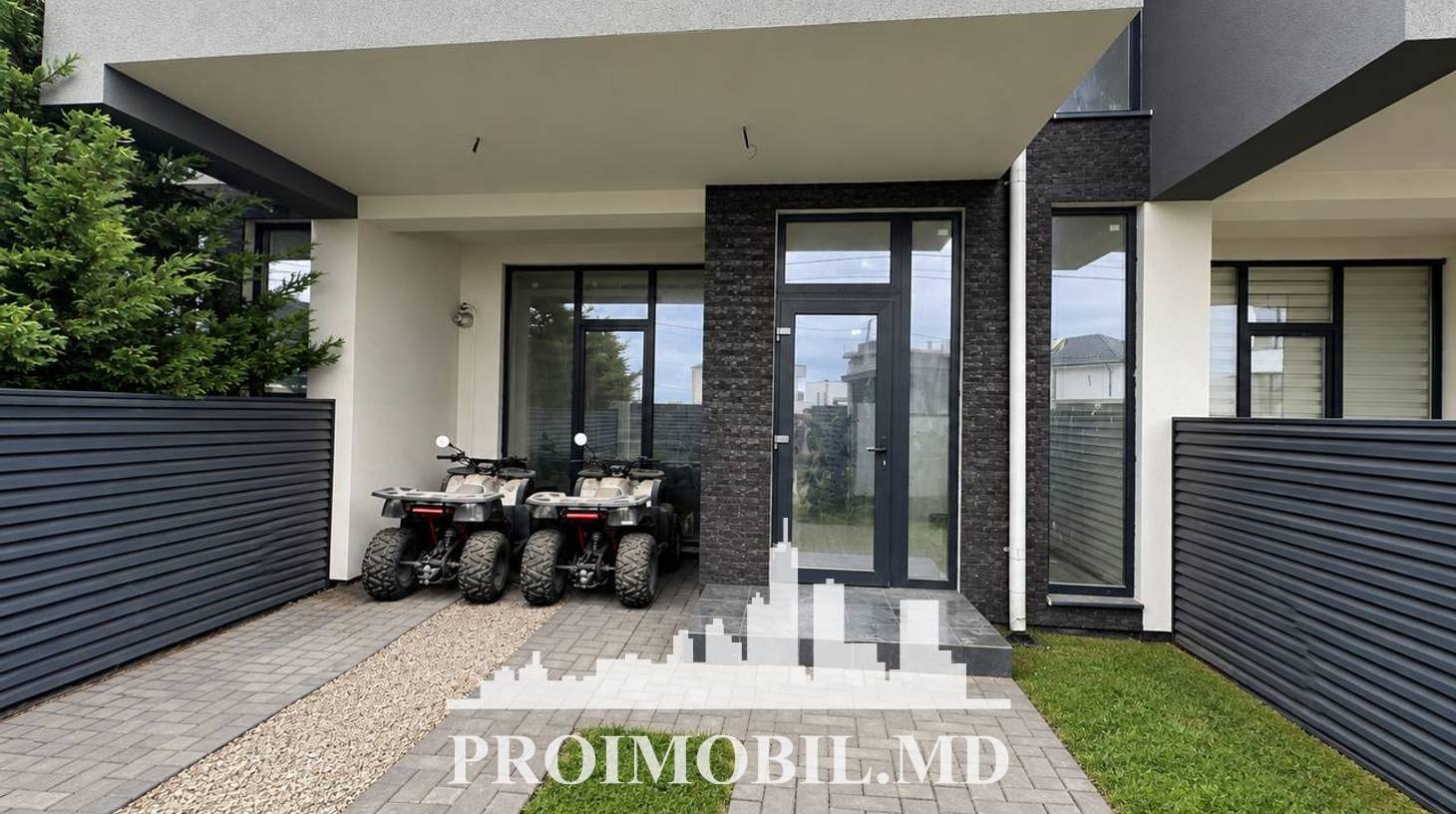 https://images.proimobil.md/Zt_Sy3Gm71GQWv6jlQZ4jjgpuAJI3yvBn-W9a7XwarI/watermark:0.75:so:0:30:0.39/resize:fill:1460:816:1/gravity:ce/bG9jYWw6Ly8vZXN0YXRlL2xyL2YzODYxN2I2LTI3ZTQtNDFiZC1hYjM5LWEyMTY3NDJmMWI0ZC5qcGVn