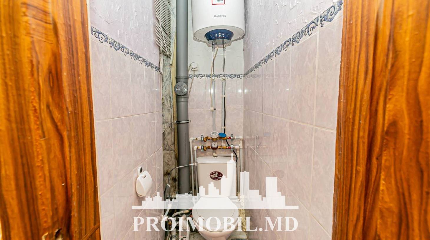 https://images.proimobil.md/ZupqbOs8xNzHK1nS7_ZyEmqq2qQwf4e4YD_l7a_Kqzw/watermark:0.75:so:0:30:0.39/resize:fill:1460:816:1/gravity:ce/bG9jYWw6Ly8vZXN0YXRlL2xyLzI5NTVmZmZkLTY1YjAtNDliYS1iYTYwLTM0MGFkMmM1MzA4YS5qcGVn