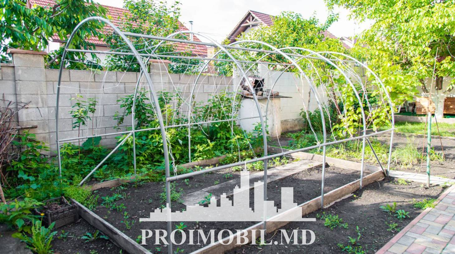 https://images.proimobil.md/_-3LU-Gc1nwL1OdqGPXRgFBVaGmukeiYI2AYkodZl1A/watermark:0.75:so:0:30:0.39/resize:fill:1460:816:1/gravity:ce/bG9jYWw6Ly8vZXN0YXRlL2xyL2ExYjIxZTMxLTY2ODYtNGFlYy04M2UxLTY5NzU0YzBhYjgxMS5qcGVn