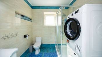 https://images.proimobil.md/_-8EChby5nqFK8npIe1tUkR6T-IWGPYOCw_nWIbkm5A/resize:fill:350:198:1/gravity:ce/bG9jYWw6Ly8vZXN0YXRlL2xyL2QzODA5MjRmLWQxOWItNDYzZS1iNzU5LTI3MjdkYjEyM2Y5ZS5qcGVn