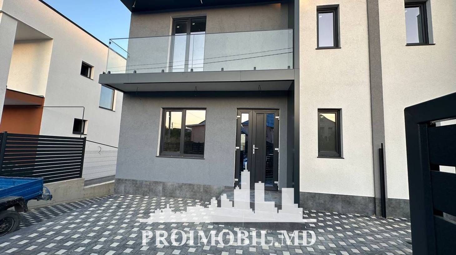 https://images.proimobil.md/_-CP7pz4m3M2idiBZw6Hy3kmJNeNgj_64PUG1fuN8iA/watermark:0.75:so:0:30:0.39/resize:fill:1460:816:1/gravity:ce/bG9jYWw6Ly8vZXN0YXRlL2xyLzU0OWZlYzQ5LTU4MzUtNDZmNC05YTk2LWQxMjRiMjMzNjEwNi5qcGVn