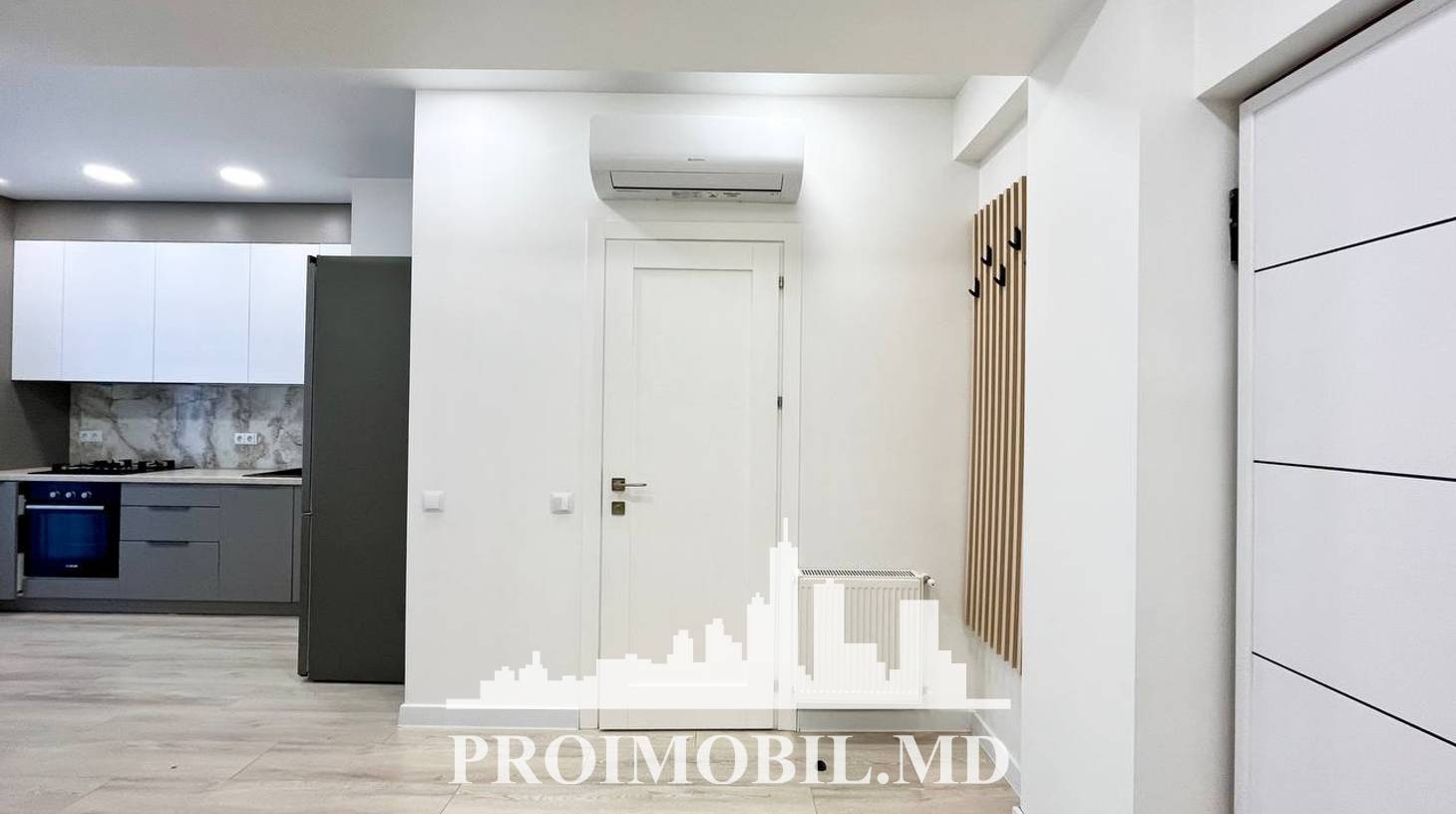 https://images.proimobil.md/_-PTARTSF1Axs-dPVCjJzfkqByVLpLBYyzQ-Fn_x4mw/watermark:0.75:so:0:30:0.39/resize:fill:1460:816:1/gravity:ce/bG9jYWw6Ly8vZXN0YXRlL2xyL2QwZDVhN2U4LTQ5ZDEtNDg2MS04ZDM5LTQ0ODQxYjk0MjE5OC5qcGVn