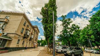 https://images.proimobil.md/_2e-CdMF4Y2eIH_CzNKiuZU_HVsg_xSJik9U1zT66Ao/resize:fill:350:198:1/gravity:ce/bG9jYWw6Ly8vZXN0YXRlL2xyL2M0ODQ0OGEzLTY3YTUtNDk2Zi1hZjBkLTkyMDU0YjIyMjRmNC5qcGVn