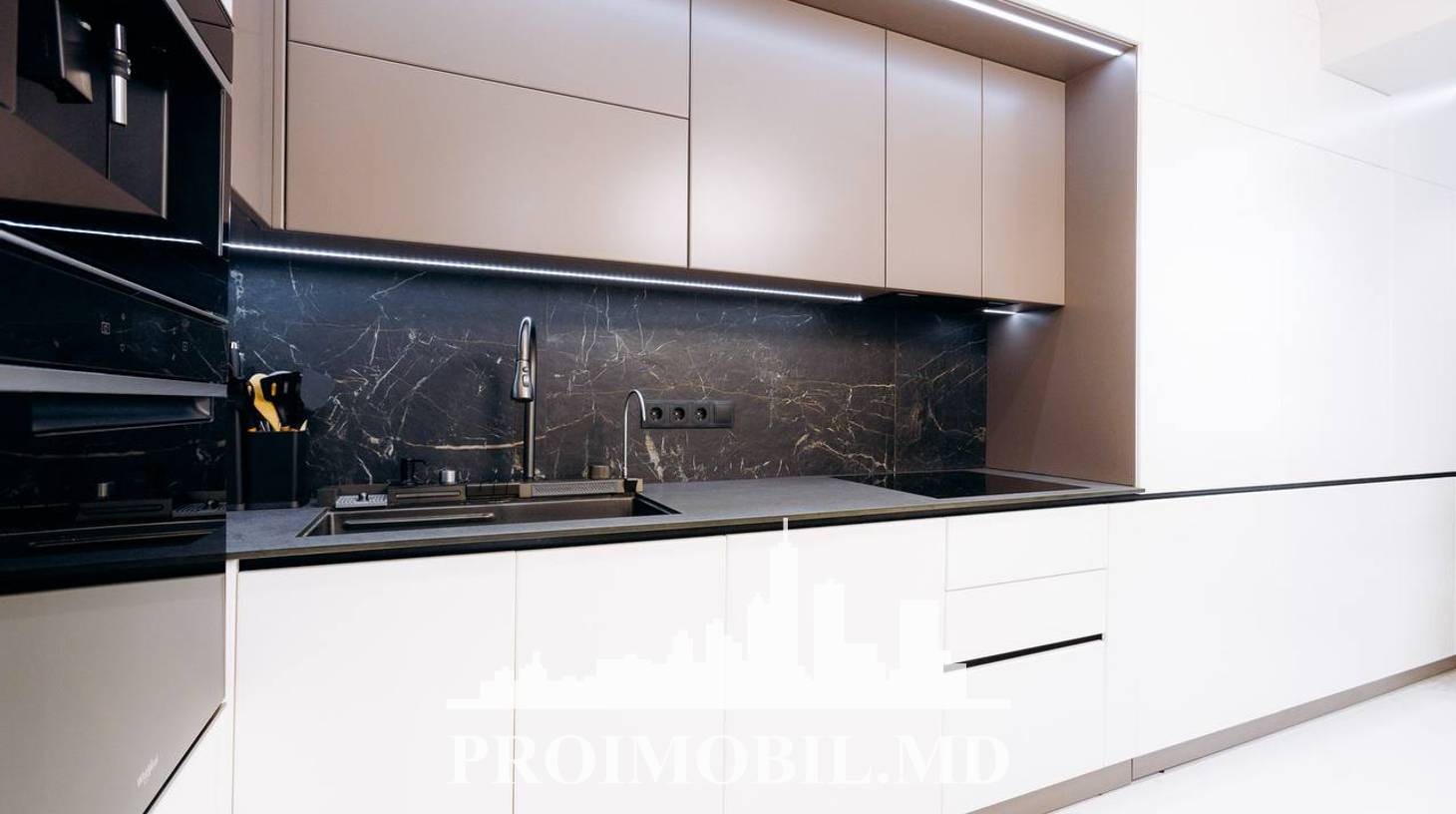https://images.proimobil.md/_3xhAB60REKcE76vH1QZjj9_Y3xSBG5VuhfKL_3rkvg/watermark:0.75:so:0:30:0.39/resize:fill:1460:816:1/gravity:ce/bG9jYWw6Ly8vZXN0YXRlL2xyLzM5Y2Y2MTkyLTYzN2UtNGUxZi1iNDdhLTVjMjRlMjg1ZWJkMS5qcGVn