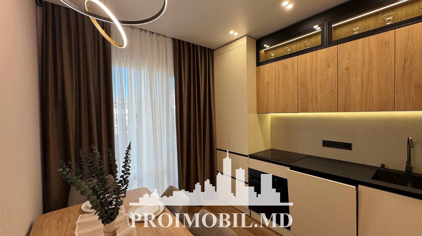 https://images.proimobil.md/_4-gCRoE2HdVwNt1TgfMHkkEqwa30bnoxhucvQSW2tk/watermark:0.75:so:0:30:0.39/resize:fill:1460:816:1/gravity:ce/bG9jYWw6Ly8vZXN0YXRlL2xyL2M3N2U2NzZhLTZmNTctNDEwYi05ZmRmLTM1ODdiNmE4NjY3Zi5qcGVn
