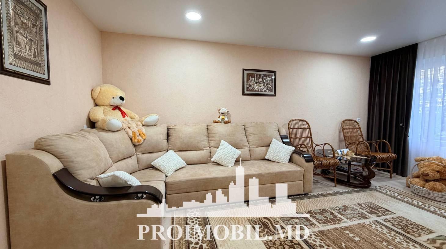 https://images.proimobil.md/_5tjUrVI9K1bu7nrovryTXFRWQAnV7dbSj75zdu2Mhk/watermark:0.75:so:0:30:0.39/resize:fill:1460:816:1/gravity:ce/bG9jYWw6Ly8vZXN0YXRlL2xyLzZkNDY3ODI4LTdiZDItNDRmYS05MDliLTU5ODExZmZkMzIzZC5qcGVn