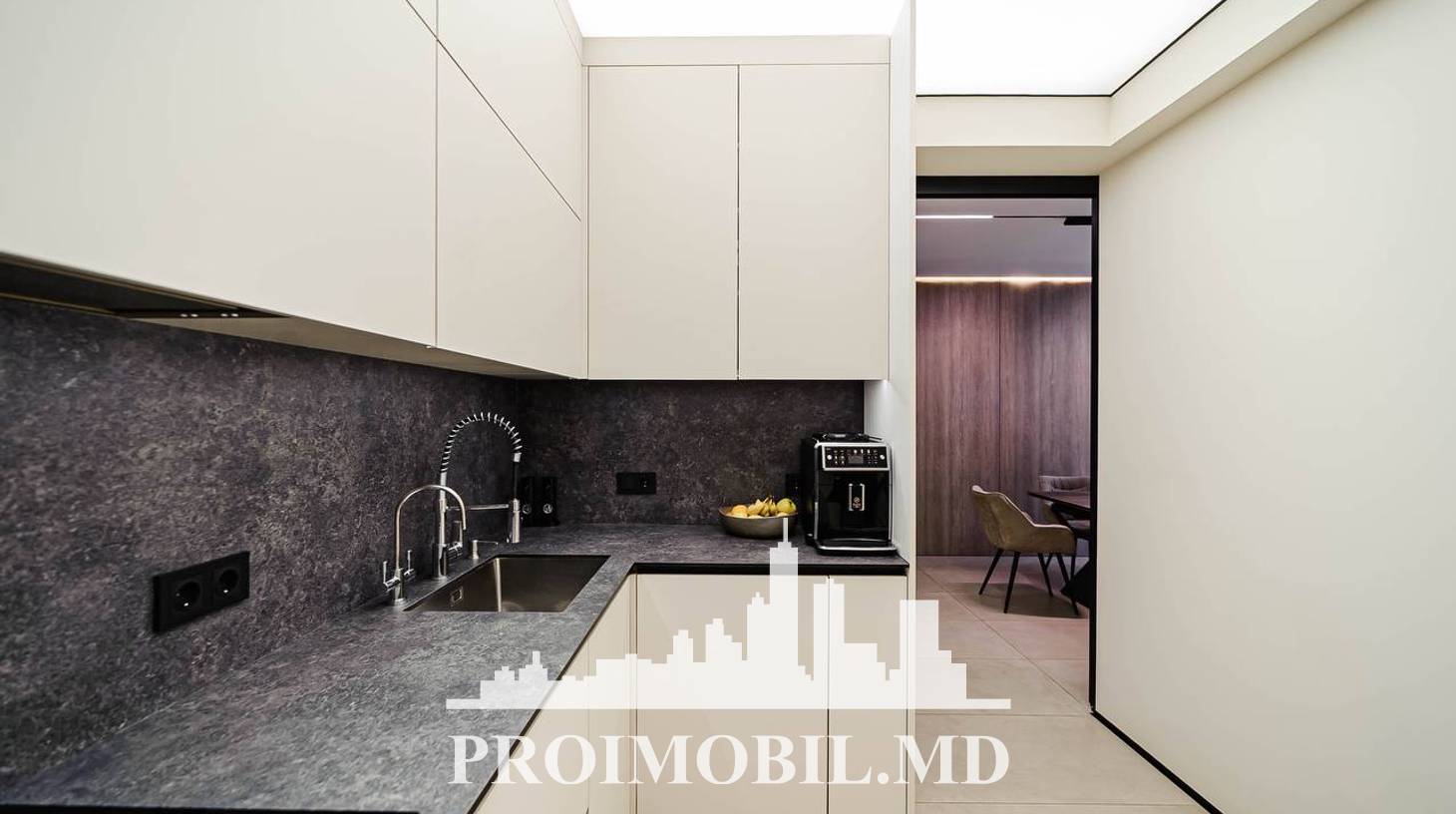 https://images.proimobil.md/_6xWfCIXSueQxt8Xo6XXon9IMiH68QsZuE9PXk7omQk/watermark:0.75:so:0:30:0.39/resize:fill:1460:816:1/gravity:ce/bG9jYWw6Ly8vZXN0YXRlL2xyL2JjM2MwMWE2LTMzZmItNDNlNi04M2NlLWVjMTRiNTg5ZTU3YS5qcGVn