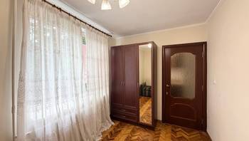 https://images.proimobil.md/_CWEVAlV3BNZxNb9vqEvbJMYw2u2hhJBvQvw621Iw-E/resize:fill:350:198:1/gravity:ce/bG9jYWw6Ly8vZXN0YXRlL2xyL2E5YWExNTQ1LTJjMmQtNDRkMS05NTI0LWM1MzQyZDdmNzFkZS5qcGVn