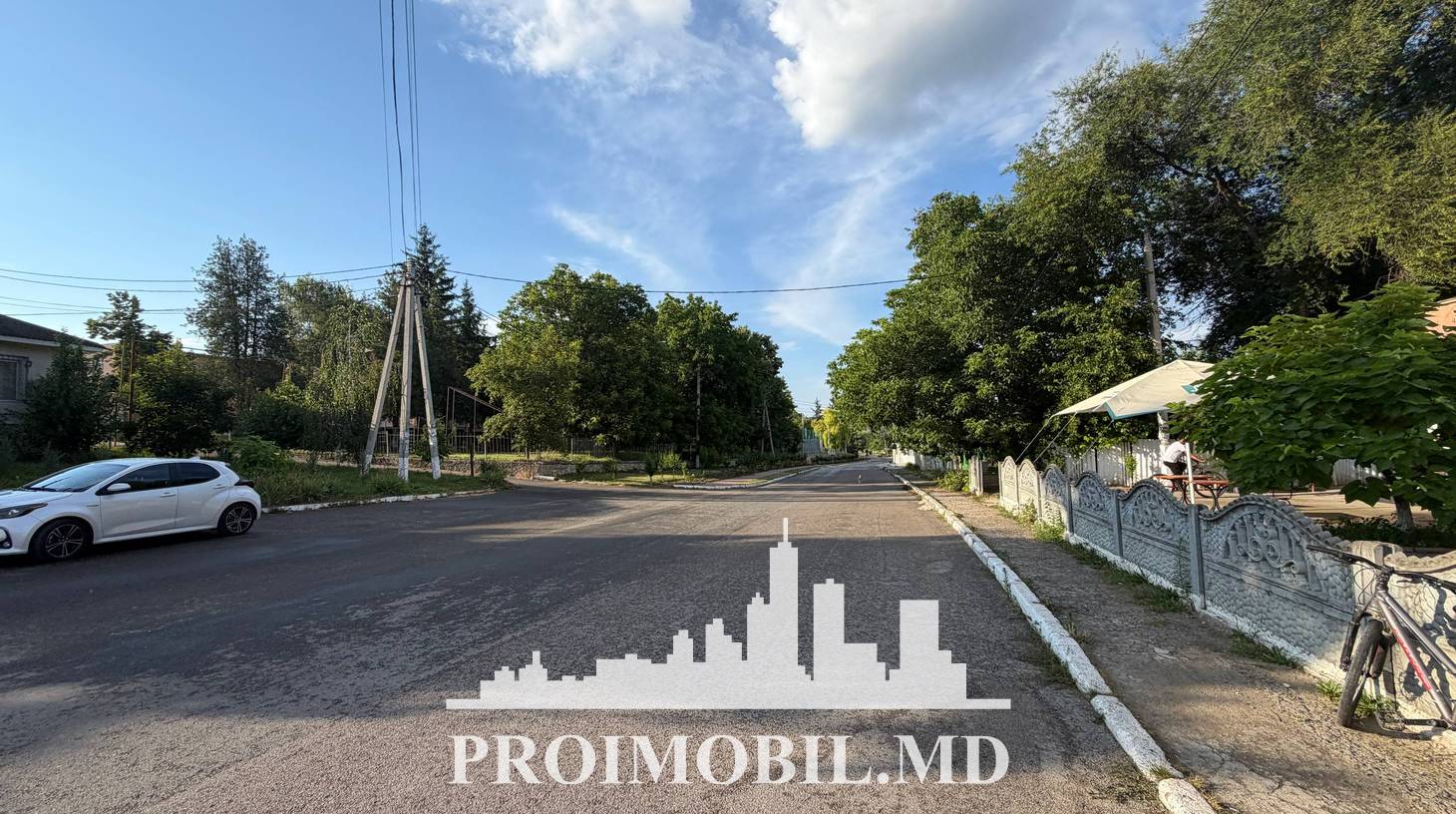 https://images.proimobil.md/_D-F2KroEWx0JJrFE5pMA9m1BCYQegCENEVrAZBnGZQ/watermark:0.75:so:0:30:0.39/resize:fill:1460:816:1/gravity:ce/bG9jYWw6Ly8vZXN0YXRlL2xyLzE5NDhjMGIzLWRhMmUtNDEyMi1hMTY3LTI0N2I0N2QwODc3OC5qcGVn
