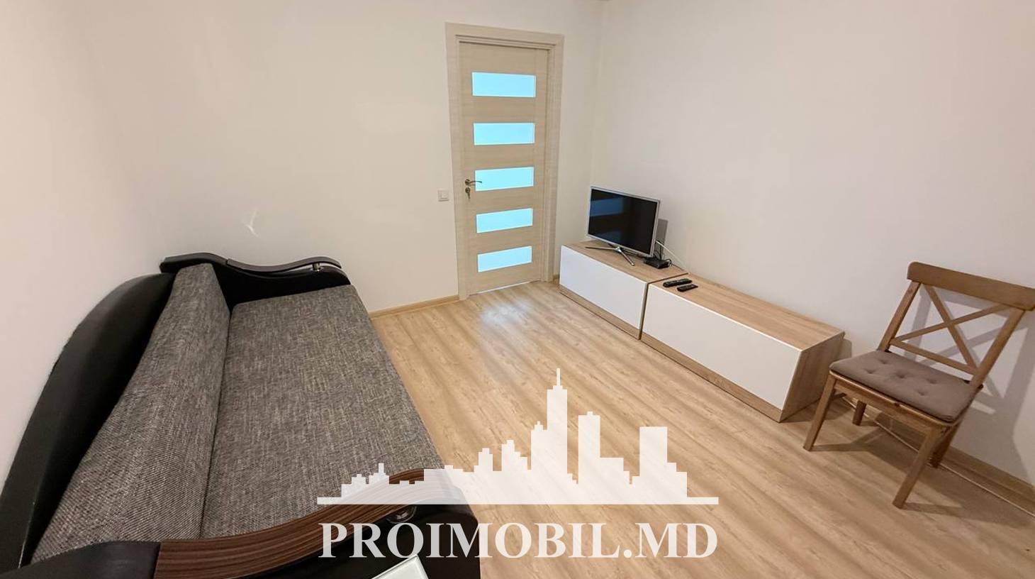 https://images.proimobil.md/_F-xhLU7qw_z5nPZsrX1Ym_jVsmVL4TBYNSxvuMuoIg/watermark:0.75:so:0:30:0.39/resize:fill:1460:816:1/gravity:ce/bG9jYWw6Ly8vZXN0YXRlL2xyLzA0MWRjZjVkLTkzYzktNDcwNi1hNWRjLWMzMjc2YzE2MzgxYy5qcGVn