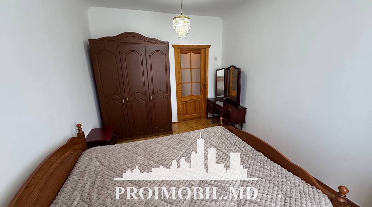 https://images.proimobil.md/_FInOKihr60U8mRbEvmmvzkEZO8XpC3n0Ty6k4TdeTc/watermark:0.75:so:0:30:0.39/resize:fill:1460:816:1/gravity:ce/bG9jYWw6Ly8vZXN0YXRlL2xyL2Y0YzE1ZDlkLTNhODUtNDQ3MC05YjUzLWVjZmFlZDZlNmE1Ny5qcGVn