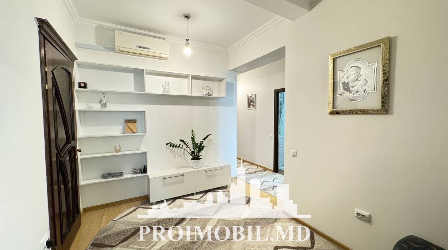 https://images.proimobil.md/_IesjY3UeXu4wp8C0Z0d11-zQwlXkwVmBc2fUUt3s_Y/watermark:0.75:so:0:30:0.39/resize:fill:1460:816:1/gravity:ce/bG9jYWw6Ly8vZXN0YXRlL2xyL2I1NjFhMDg1LWViODktNGNjZi1iN2Y1LTI1YTVhYjc1NWU5MS5qcGVn