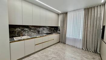 https://images.proimobil.md/_IsY3b40jjtOAyPqoNPlm5xZ6igypcSciXNnzGPuvUU/resize:fill:350:198:1/gravity:ce/bG9jYWw6Ly8vZXN0YXRlL2xyLzBlZTIzZDVlLWEzNTItNDM4Mi04MTEzLWU0N2RmNGNhMzBlOS5qcGVn