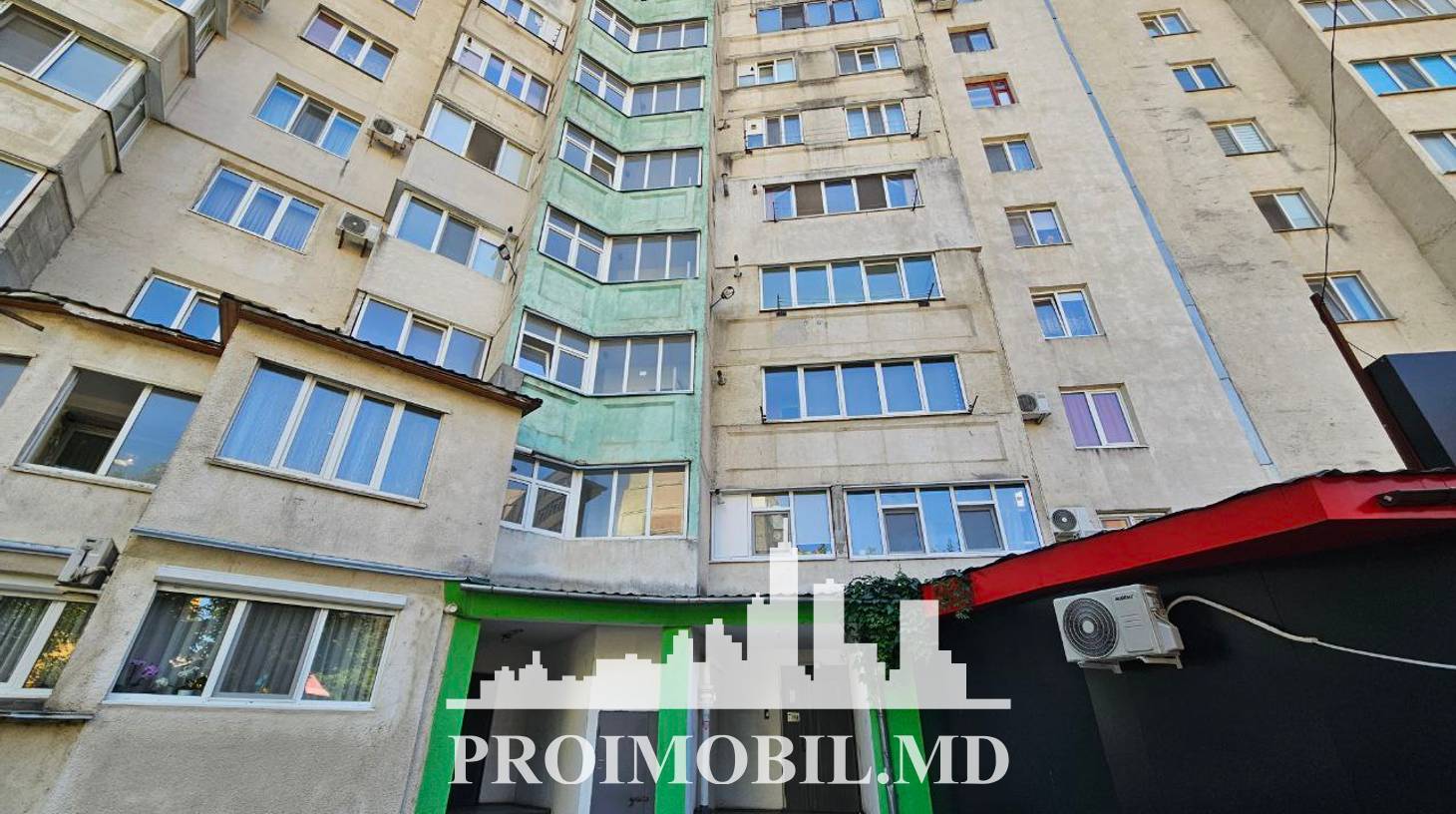 https://images.proimobil.md/_J8rETd8lvl__BGGxXhzeK6Q88FHpw95llEOteeJ16M/watermark:0.75:so:0:30:0.39/resize:fill:1460:816:1/gravity:ce/bG9jYWw6Ly8vZXN0YXRlL2xyLzU5NmE2ZWJlLWIzMzMtNDczMy1hODRjLWY2NzBmOWE2NmM2MS5qcGVn