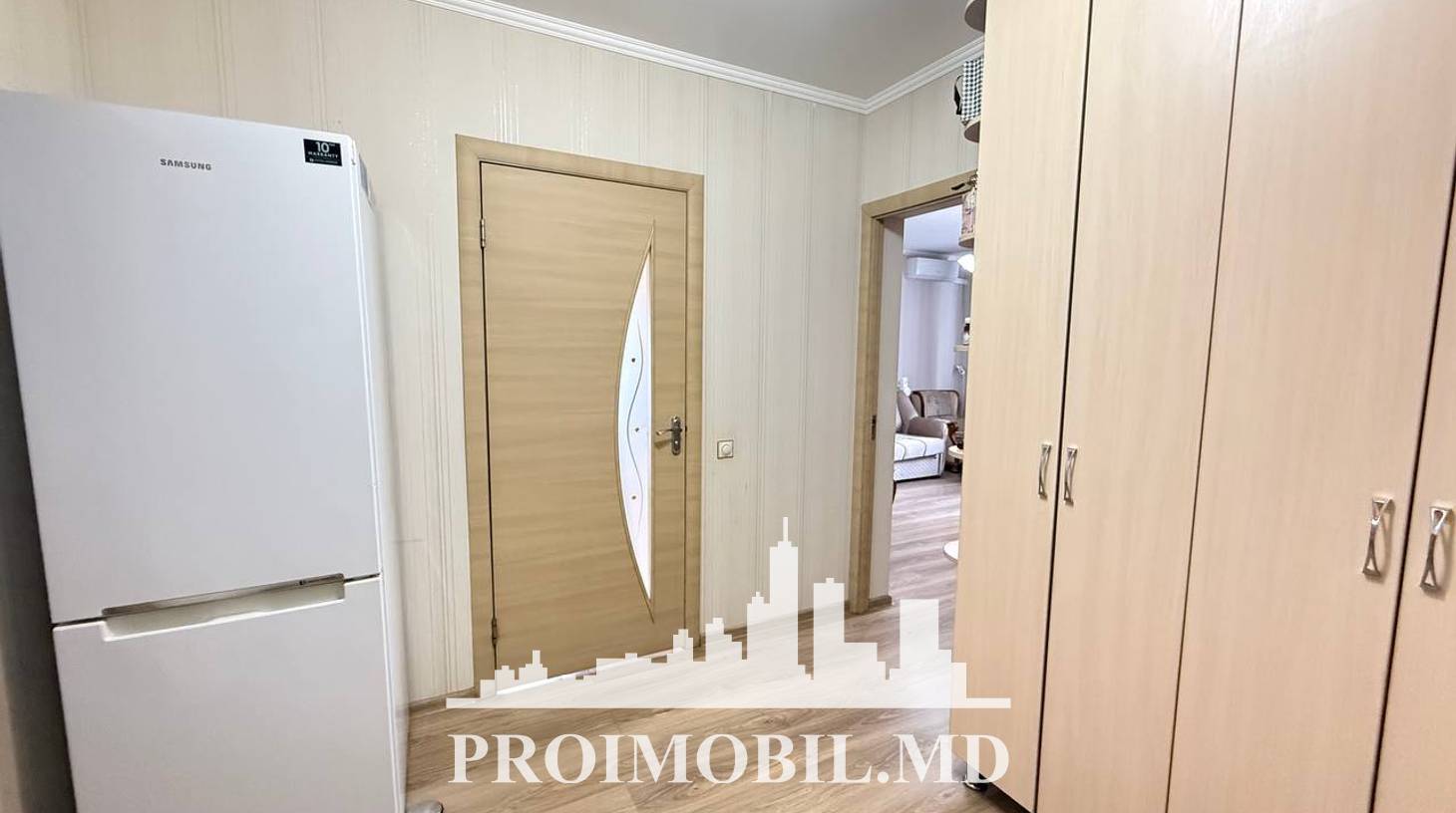 https://images.proimobil.md/_K7iulrDzfM6WUKtDI5EExgO_ibIqBalfZEH6rnMPsw/watermark:0.75:so:0:30:0.39/resize:fill:1460:816:1/gravity:ce/bG9jYWw6Ly8vZXN0YXRlL2xyL2Q0N2IwMDUyLTIxNmQtNGE2NC05OTlhLTkwN2ExZjFhZWU0YS5qcGVn