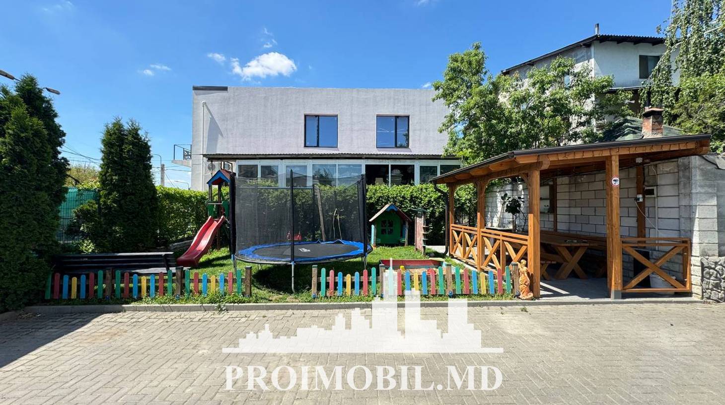 https://images.proimobil.md/_K9m8mop6aCtQUH4NRxLeAuMZeBrnxaJTflecdEf9xU/watermark:0.75:so:0:30:0.39/resize:fill:1460:816:1/gravity:ce/bG9jYWw6Ly8vZXN0YXRlL2xyL2NhMDcwNTc4LTU4MmQtNDI4NC1hNTk5LTczZmE0ZThlYmEyMC5qcGVn