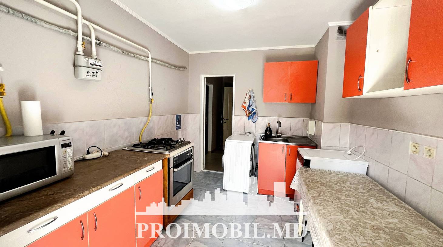 https://images.proimobil.md/_KMuHntVNq6tzxjiqHPycFueuEkY6lHRyHT2IEOPgag/watermark:0.75:so:0:30:0.39/resize:fill:1460:816:1/gravity:ce/bG9jYWw6Ly8vZXN0YXRlL2xyL2JiZWYxNGZmLTM0ZjAtNGUwNC05YTE2LTJhMDlkODU1OTE1Yy5qcGVn