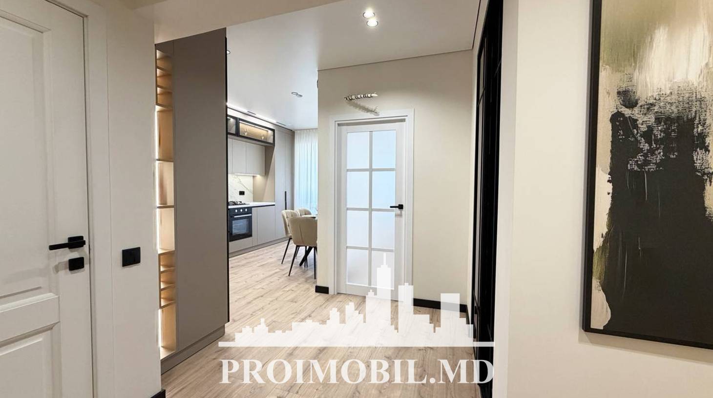 https://images.proimobil.md/_PAGIX9DK0zUHMeWP_85-nKtUX5nkfAk7W3jUaj0FHU/watermark:0.75:so:0:30:0.39/resize:fill:1460:816:1/gravity:ce/bG9jYWw6Ly8vZXN0YXRlL2xyLzVjNjA0OGM0LThhZGYtNDBlZC05YTFlLTY0Y2IzNDkwMjc2OS5qcGVn