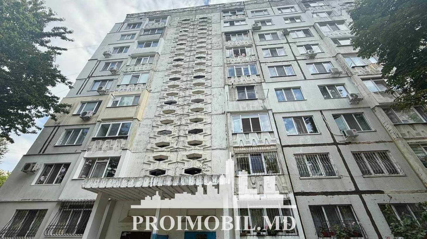 https://images.proimobil.md/_QOOU2M7iwHoGM3Er-dH66fxXkWT2rDGwE4Zpv_et9Q/watermark:0.75:so:0:30:0.39/resize:fill:1460:816:1/gravity:ce/bG9jYWw6Ly8vZXN0YXRlL2xyLzIwNThmZTllLTlhZjAtNDA2Zi05ZWEyLWI1MDUxOWQ1MGEyYy5qcGVn