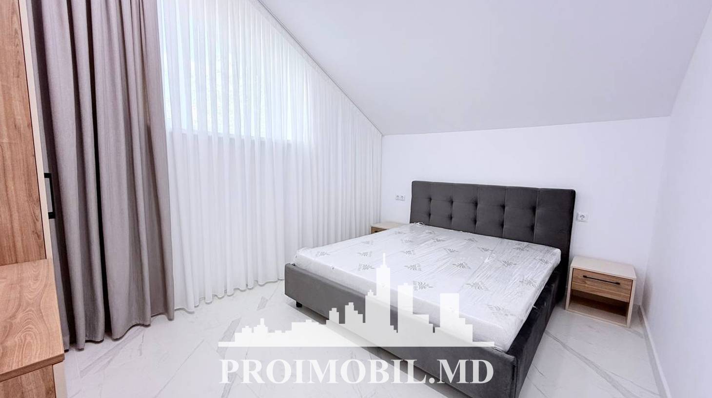 https://images.proimobil.md/_TRBqUzDr0oHTrQ71fqVzGkLDzydAa3vt6dQwnD7hAk/watermark:0.75:so:0:30:0.39/resize:fill:1460:816:1/gravity:ce/bG9jYWw6Ly8vZXN0YXRlL2xyL2Y2NmMxNDE5LTY1MjItNDViMC1iYzU4LWE0NTVlMmFhOWUwYi5qcGVn
