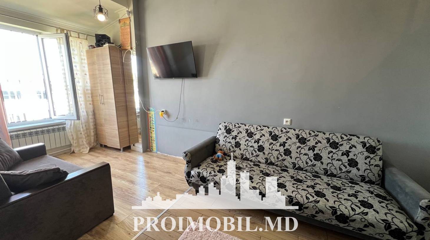 https://images.proimobil.md/_VSVF2ApvRKvfBilEP4-CpuXEk4QWPMS4F_jgBjw9Pc/watermark:0.75:so:0:30:0.39/resize:fill:1460:816:1/gravity:ce/bG9jYWw6Ly8vZXN0YXRlL2xyLzc1ODU3Y2EzLTNkNmItNDA2ZC05OWE1LTVmYzYxN2FhZjlhMS5qcGVn
