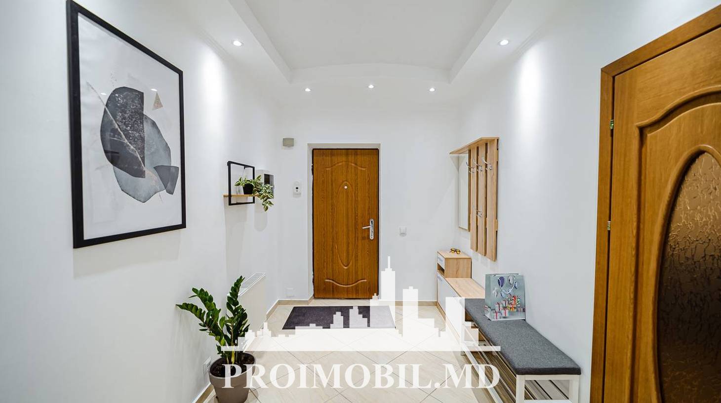 https://images.proimobil.md/_Wy0bsBauNoVcO4AMEQLpeIWkHy5vaB7z-23DbNMShI/watermark:0.75:so:0:30:0.39/resize:fill:1460:816:1/gravity:ce/bG9jYWw6Ly8vZXN0YXRlL2xyLzkzYzliOTBkLTRjMDAtNGJlOC05MDJhLTI4NDdlMDUwOTAxNC5qcGVn