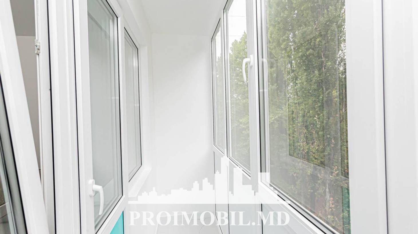 https://images.proimobil.md/_X3GDHWV2fLXjPIVPkLJGSGl5XK00EIBCXCfU3y3LIU/watermark:0.75:so:0:30:0.39/resize:fill:1460:816:1/gravity:ce/bG9jYWw6Ly8vZXN0YXRlL2xyL2NmYjU5Njg3LTgyZjAtNDQxOC1hYjQxLTA5NTJiNmRhYmY2MS5qcGVn