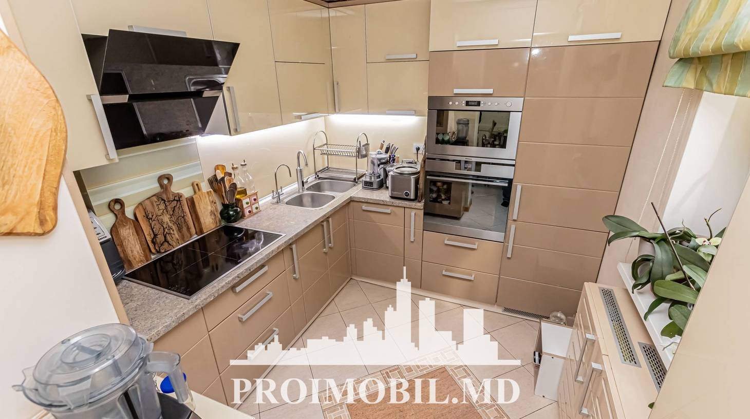 https://images.proimobil.md/_a34cW-6DHemqnhASOUO2ahfS8TxMOEh1zlLG0cymjk/watermark:0.75:so:0:30:0.39/resize:fill:1460:816:1/gravity:ce/bG9jYWw6Ly8vZXN0YXRlL2xyL2RjM2I2MTI2LTk1MjEtNDVhMS04MmRhLTZjOTY3NmEwZGJkYS5qcGVn
